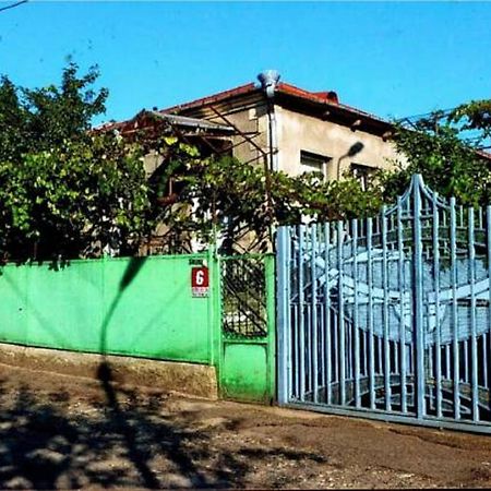 Medico And Suliko Guest House Kutaisi Exterior photo